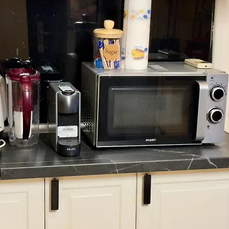 Spacious Two-bedroom, Balcony And Kitchen Retreat Boekarest